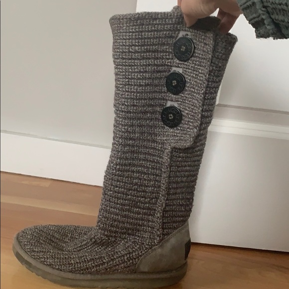 UGG Classic Cardy Boot - Picture 6 of 9